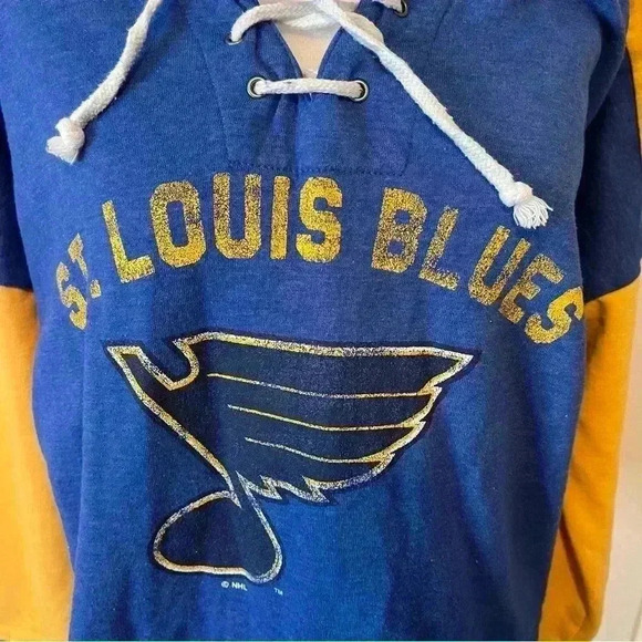 NHL St. Louis Blues hockey thin sweatshirt women's size medium 8/10 in EUC - Picture 6 of 10